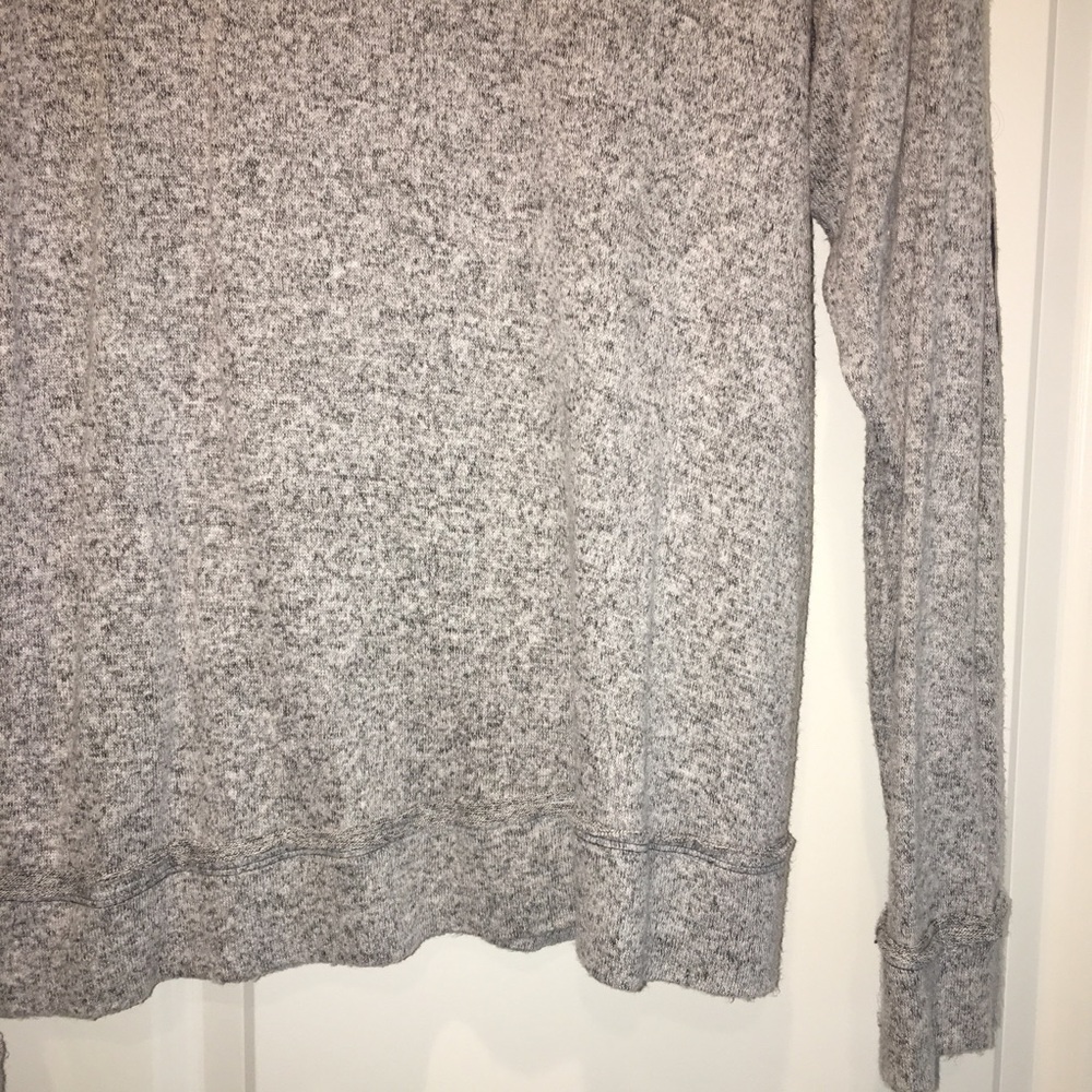 Grey Longsleeve - Picture 8 of 10